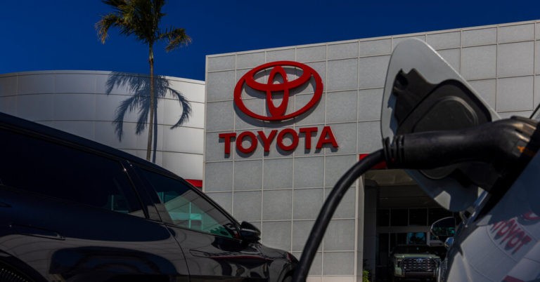 How the New E.P.A. Rules Affect Toyota and Their Hybrid Cars